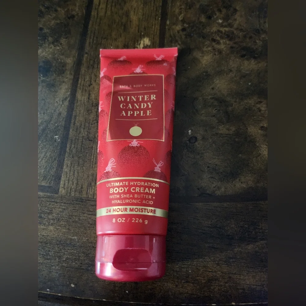 Bath & Body Works Skincare Winter Candy Apple Body Cr NEW